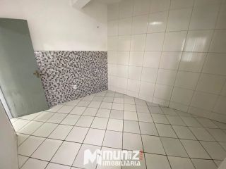 ALUGA-SE APARTAMENTO NA RUA ANTÔNIO VIEIRA DE MENEZES