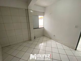 ALUGA-SE APARTAMENTO NA RUA ANTÔNIO VIEIRA DE MENEZES
