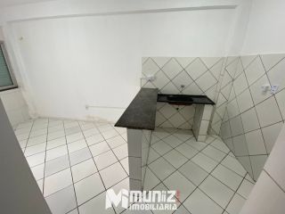 ALUGA-SE APARTAMENTO NA RUA ANTÔNIO VIEIRA DE MENEZES