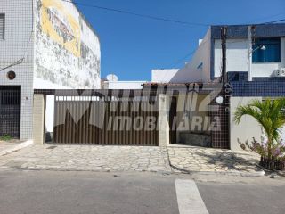 ALUGA-SE CASA NO JABOTIANA