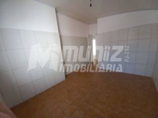 ALUGA-SE CASA NO JABOTIANA