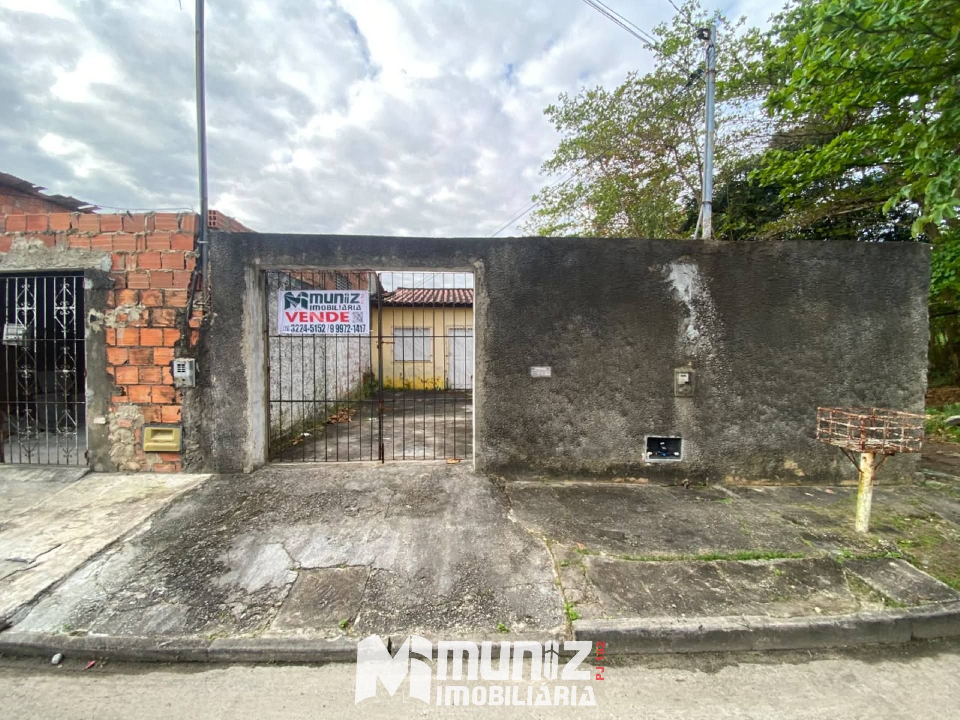 Casa Para Vender com 3 quartos no bairro 18 do Forte em Aracaju