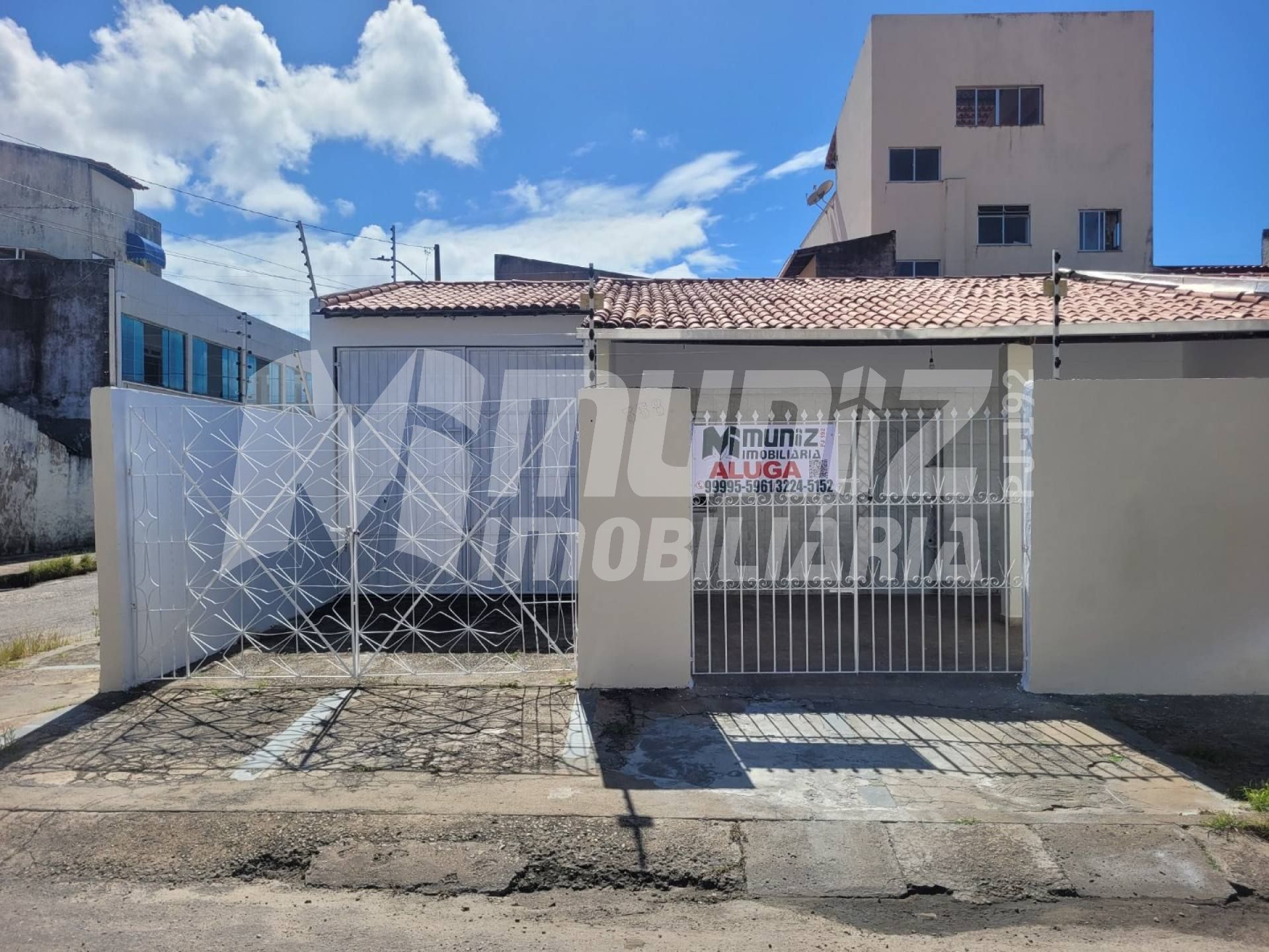 CASA NA RUA CORONEL FAUSTO ALVES
