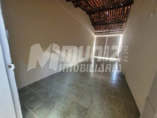 CASA NA RUA CORONEL FAUSTO ALVES
