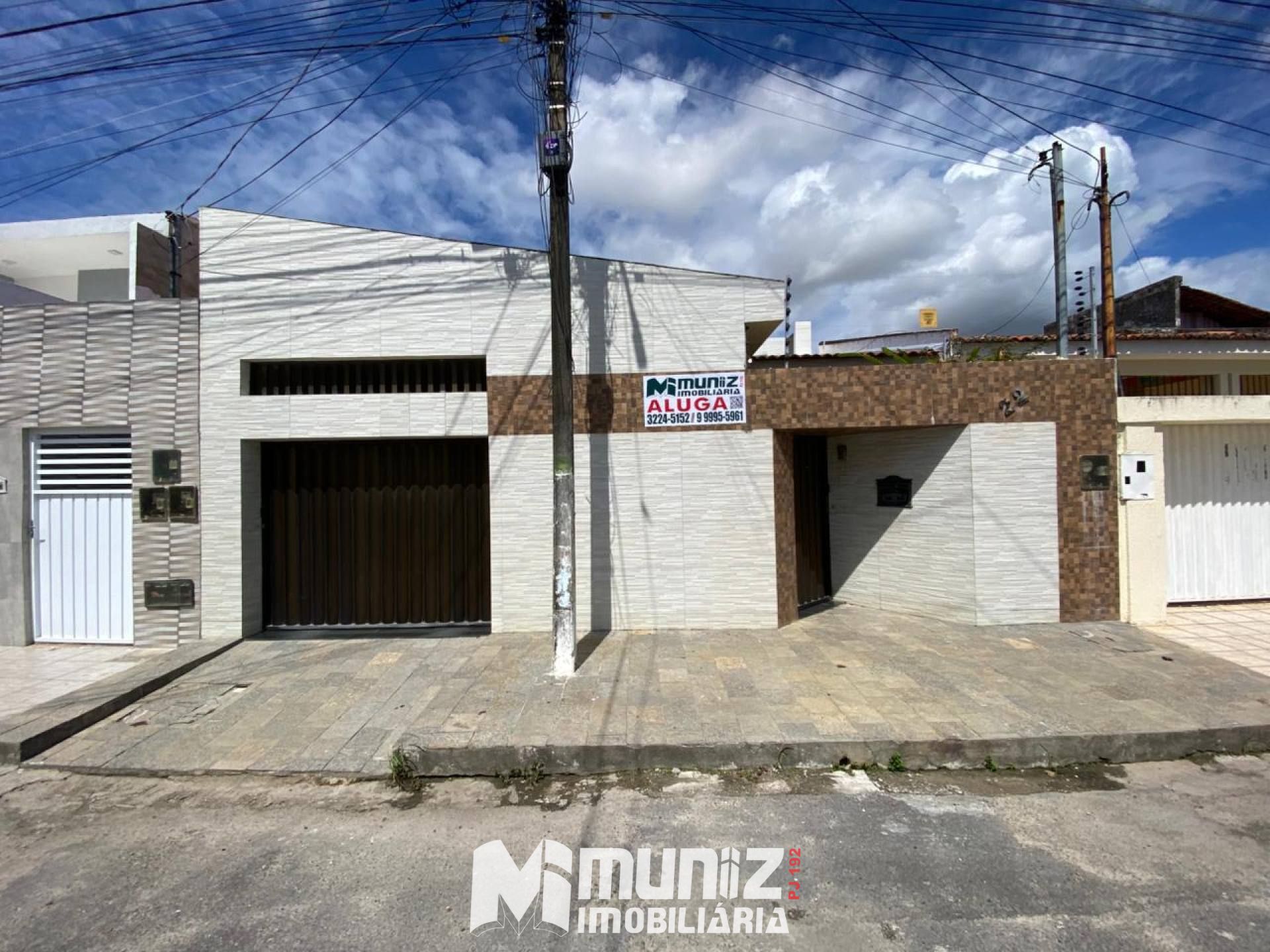 ALUGA-SE CASA NO BAIRRO SÃO CONRADO