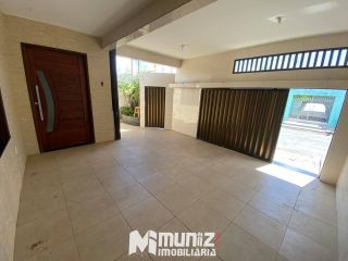 ALUGA-SE CASA NO BAIRRO SÃO CONRADO