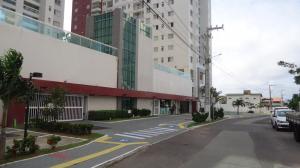 Apartamento Para Alugar com 3 quartos 1 suítes no bairro Farolândia em Aracaju