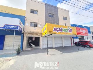 ALUGA-SE APARTAMENTO NA AV. OCEÂNICA