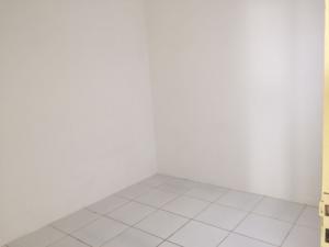 ALUGA-SE APARTAMENTO NA AV. OCEÂNICA