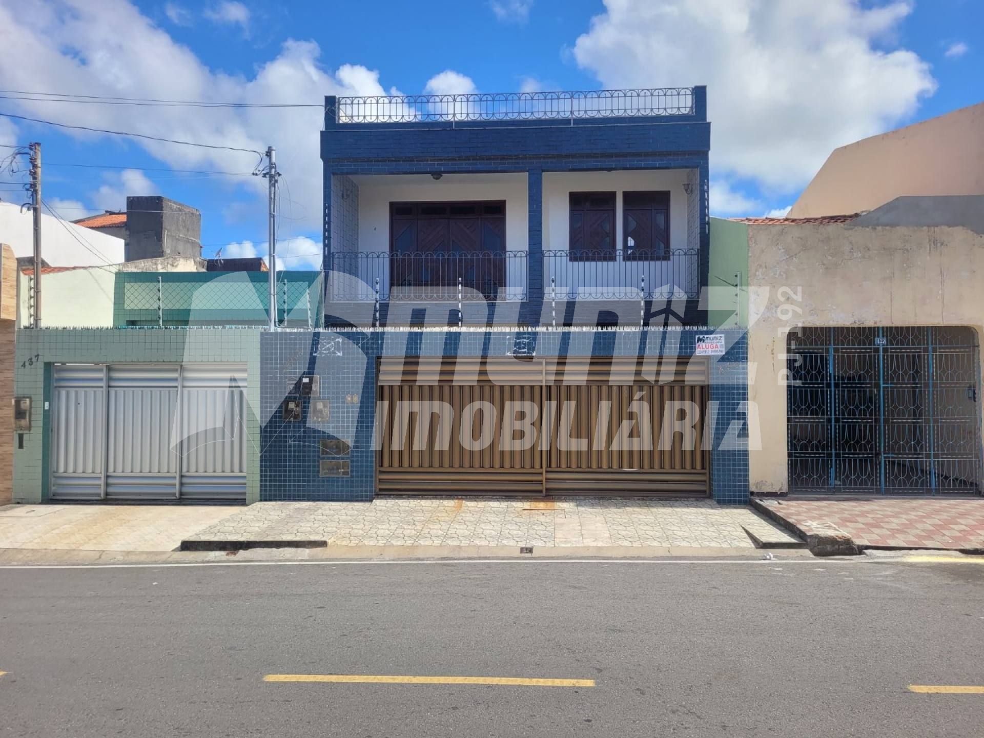 ALUGA-SE CASA NA P/SUPERIOR DA RUA ARNALDO DANTAS