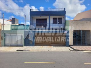 ALUGA-SE CASA NA P/SUPERIOR DA RUA ARNALDO DANTAS