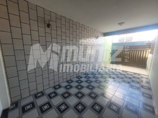 ALUGA-SE CASA NA P/SUPERIOR DA RUA ARNALDO DANTAS