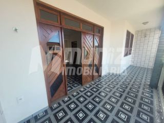 ALUGA-SE CASA NA P/SUPERIOR DA RUA ARNALDO DANTAS