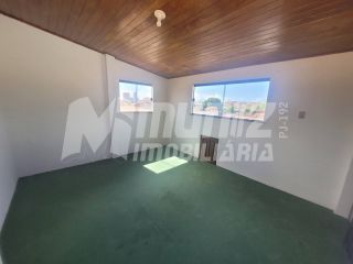 ALUGA-SE CASA NA P/SUPERIOR DA RUA ARNALDO DANTAS