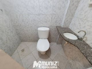 OPORTUNIDADE EXCELENTE: ALUGA-SE CASA NA PRAÇA OLIMPIO CAMPOS