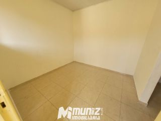 OPORTUNIDADE EXCELENTE: ALUGA-SE CASA NA PRAÇA OLIMPIO CAMPOS