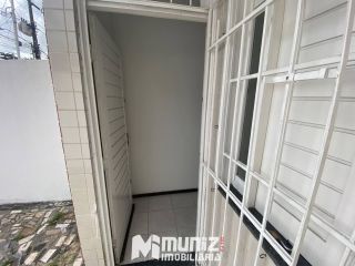 ALUGA-SE CASA  C/ 02 PAV.- RUA PROMOTOR ARQUIBALDO MENDONÇA