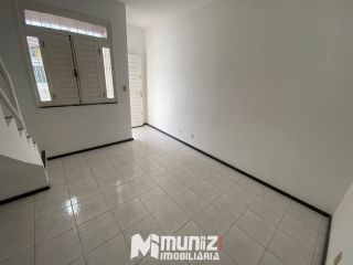 ALUGA-SE CASA  C/ 02 PAV.- RUA PROMOTOR ARQUIBALDO MENDONÇA