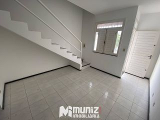 ALUGA-SE CASA  C/ 02 PAV.- RUA PROMOTOR ARQUIBALDO MENDONÇA