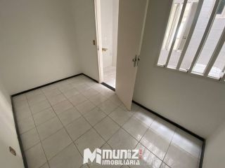 ALUGA-SE CASA  C/ 02 PAV.- RUA PROMOTOR ARQUIBALDO MENDONÇA