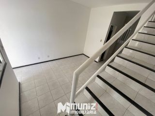 ALUGA-SE CASA  C/ 02 PAV.- RUA PROMOTOR ARQUIBALDO MENDONÇA