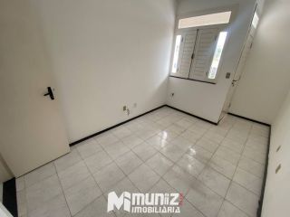 ALUGA-SE CASA  C/ 02 PAV.- RUA PROMOTOR ARQUIBALDO MENDONÇA