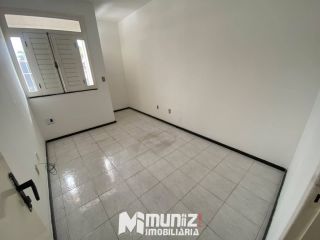 ALUGA-SE CASA  C/ 02 PAV.- RUA PROMOTOR ARQUIBALDO MENDONÇA