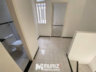 ALUGA-SE CASA  C/ 02 PAV.- RUA PROMOTOR ARQUIBALDO MENDONÇA