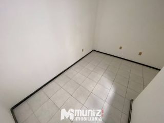 ALUGA-SE CASA  C/ 02 PAV.- RUA PROMOTOR ARQUIBALDO MENDONÇA