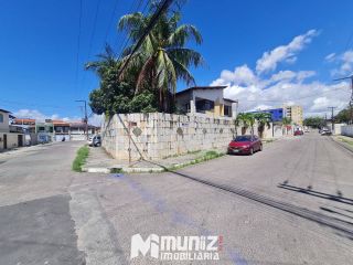 ALUGA-SE CASA COM 2 PAVIMENTOS NA RUA JOÃO BEZERRA DINIZ