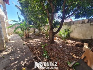 ALUGA-SE CASA COM 2 PAVIMENTOS NA RUA JOÃO BEZERRA DINIZ