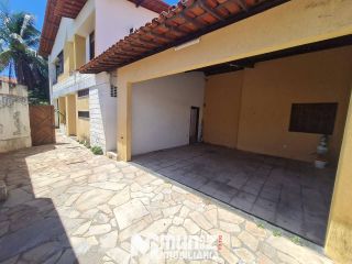 ALUGA-SE CASA COM 2 PAVIMENTOS NA RUA JOÃO BEZERRA DINIZ