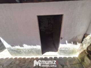 ALUGA-SE CASA COM 2 PAVIMENTOS NA RUA JOÃO BEZERRA DINIZ