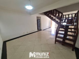 ALUGA-SE CASA COM 2 PAVIMENTOS NA RUA JOÃO BEZERRA DINIZ