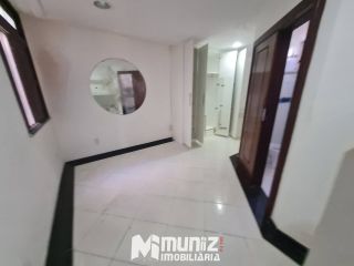 ALUGA-SE CASA COM 2 PAVIMENTOS NA RUA JOÃO BEZERRA DINIZ