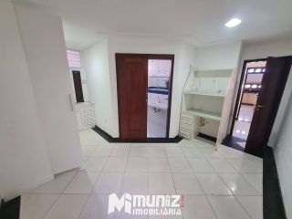 ALUGA-SE CASA COM 2 PAVIMENTOS NA RUA JOÃO BEZERRA DINIZ