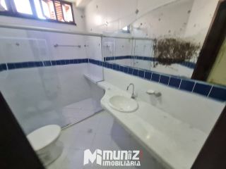 ALUGA-SE CASA COM 2 PAVIMENTOS NA RUA JOÃO BEZERRA DINIZ