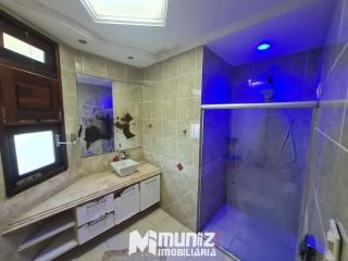 ALUGA-SE CASA COM 2 PAVIMENTOS NA RUA JOÃO BEZERRA DINIZ