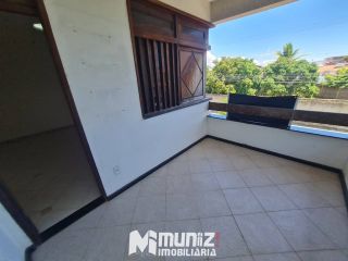 ALUGA-SE CASA COM 2 PAVIMENTOS NA RUA JOÃO BEZERRA DINIZ