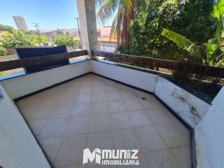 ALUGA-SE CASA COM 2 PAVIMENTOS NA RUA JOÃO BEZERRA DINIZ