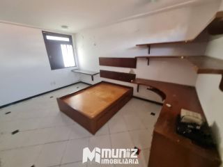 ALUGA-SE CASA COM 2 PAVIMENTOS NA RUA JOÃO BEZERRA DINIZ