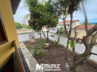ALUGA-SE CASA COM 2 PAVIMENTOS NA RUA JOÃO BEZERRA DINIZ