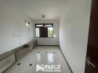 ALUGA-SE CASA COM 2 PAVIMENTOS NA RUA JOÃO BEZERRA DINIZ