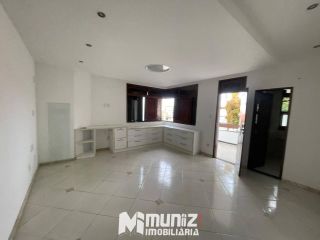 ALUGA-SE CASA COM 2 PAVIMENTOS NA RUA JOÃO BEZERRA DINIZ