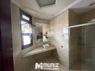 ALUGA-SE CASA COM 2 PAVIMENTOS NA RUA JOÃO BEZERRA DINIZ