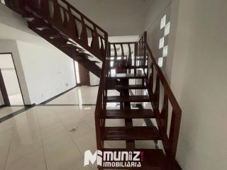 ALUGA-SE CASA COM 2 PAVIMENTOS NA RUA JOÃO BEZERRA DINIZ