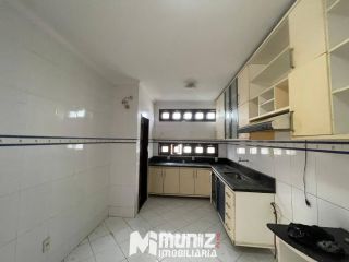 ALUGA-SE CASA COM 2 PAVIMENTOS NA RUA JOÃO BEZERRA DINIZ