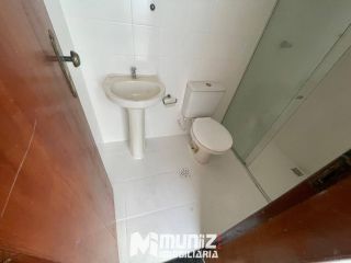 ALUGA-SE CASA COM 2 PAVIMENTOS NA RUA JOÃO BEZERRA DINIZ
