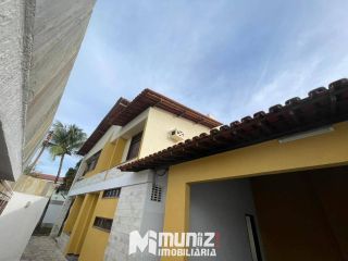 ALUGA-SE CASA COM 2 PAVIMENTOS NA RUA JOÃO BEZERRA DINIZ