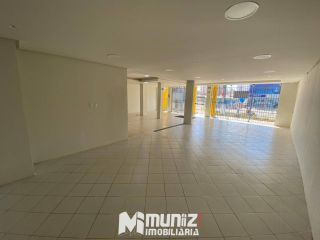 ALUGA-SE EXCELENTE PONTO COMERCIAL NA AV. HERMES FONTES